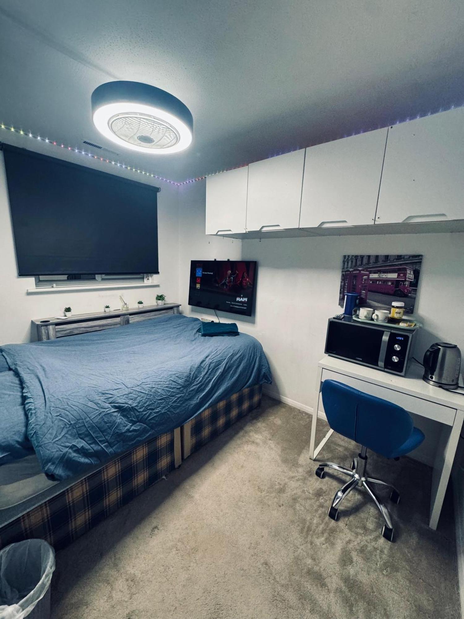 Guest house 3 Minute Drive From Airport Luton (Bedfordshire)